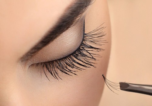 How long do eyelashes last before falling out?