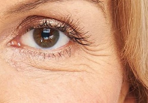 Should an older woman wear false eyelashes?
