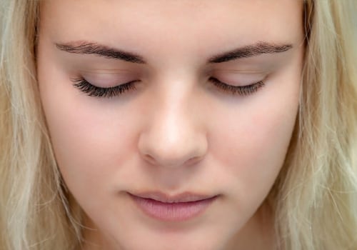What do silk eyelash extensions feel like?